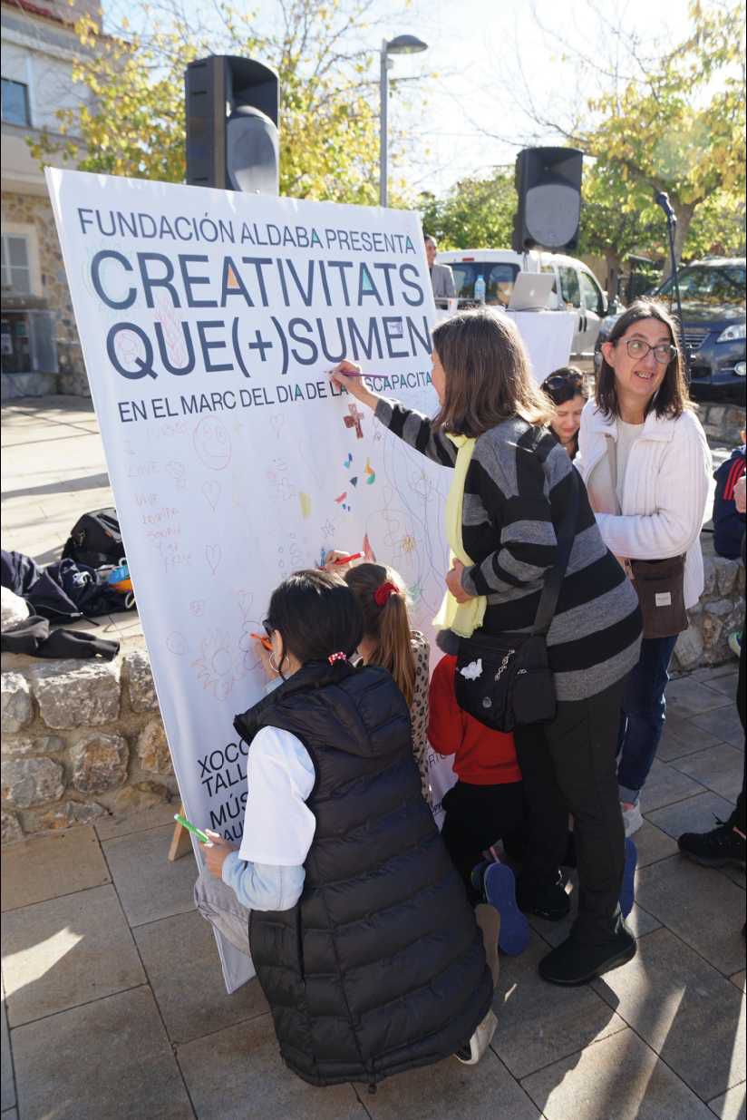 Mural col·lectiu amb la Fundación Aldaba